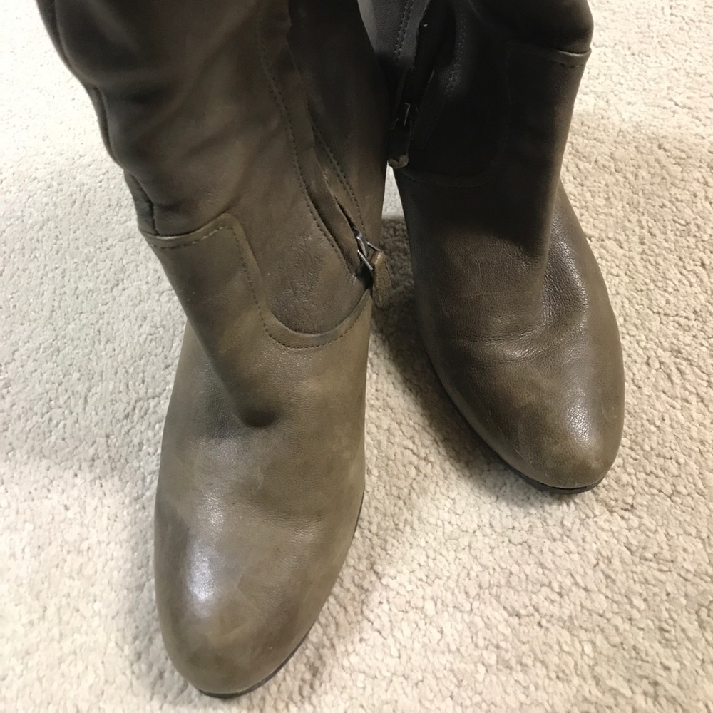 Boots - Picture 4 of 5